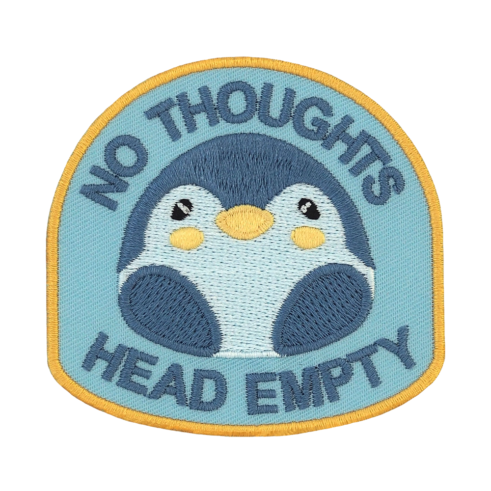 Brodeerattu haalarimerkki, pingviini, teksti: No thoughts, head empty.
