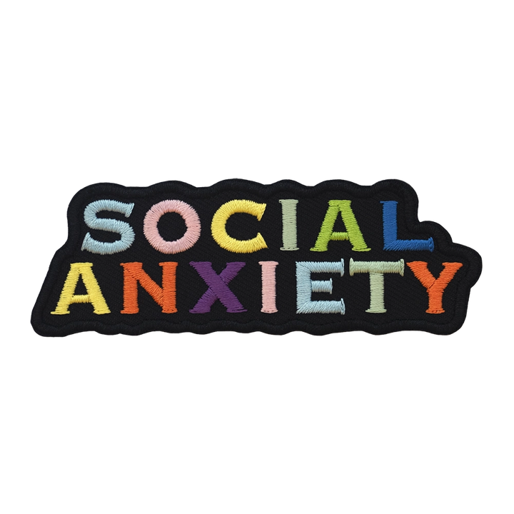 Brodeerattu haalarimerkki, teksti: Social anxiety.
