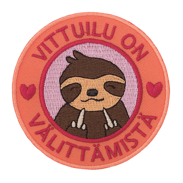 Brodeerattu haalarimerkki, koala, teksti: Vittuilu on välittämistä.